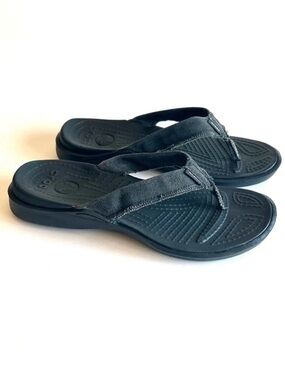 Men’s Crocs Black Canvas Rubber Flip Flops size 8.